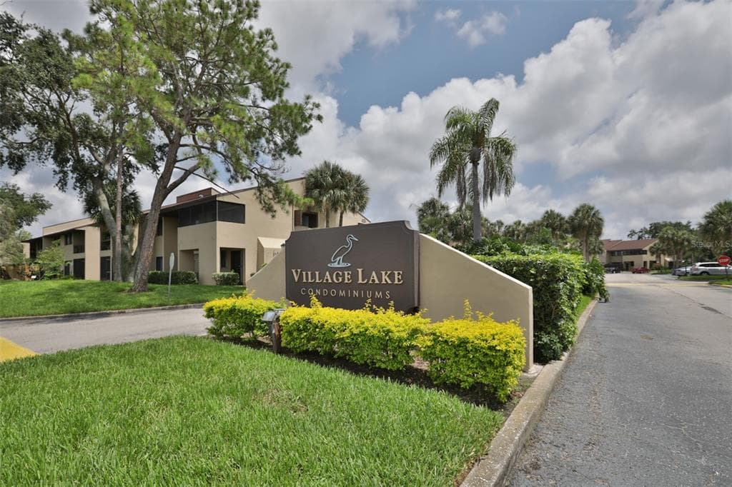 850 VILLAGE LAKE TERRACE N UNIT 205 ST PETERSBURG, FL 33716