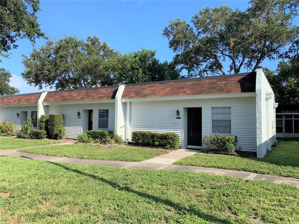 13717 MISSION OAKS BOULEVARD UNIT D SEMINOLE, FL 33776