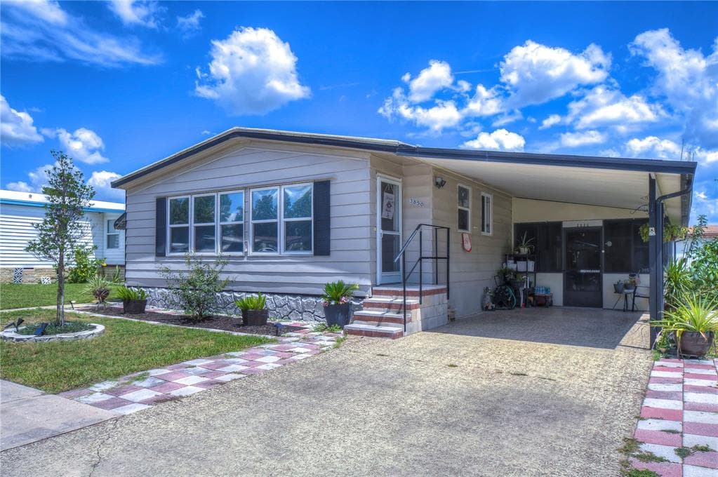 3850 SARAH DRIVE WESLEY CHAPEL, FL 33543