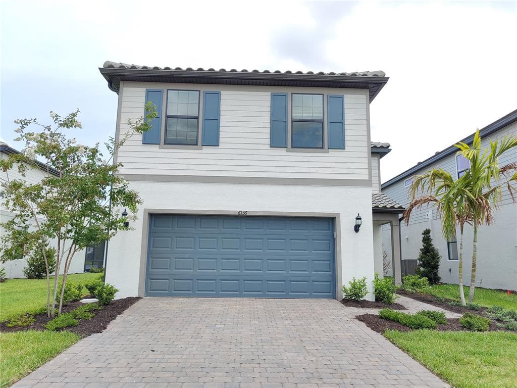 6136 BAYWOOD COURT