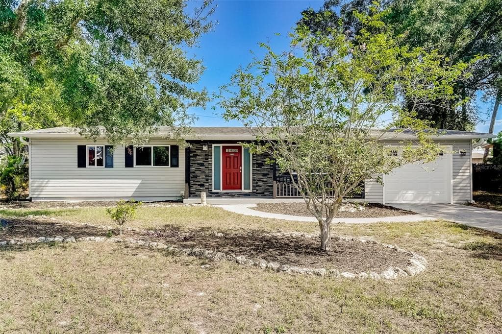 211 65TH AVENUE DRIVE W BRADENTON, FL 34207