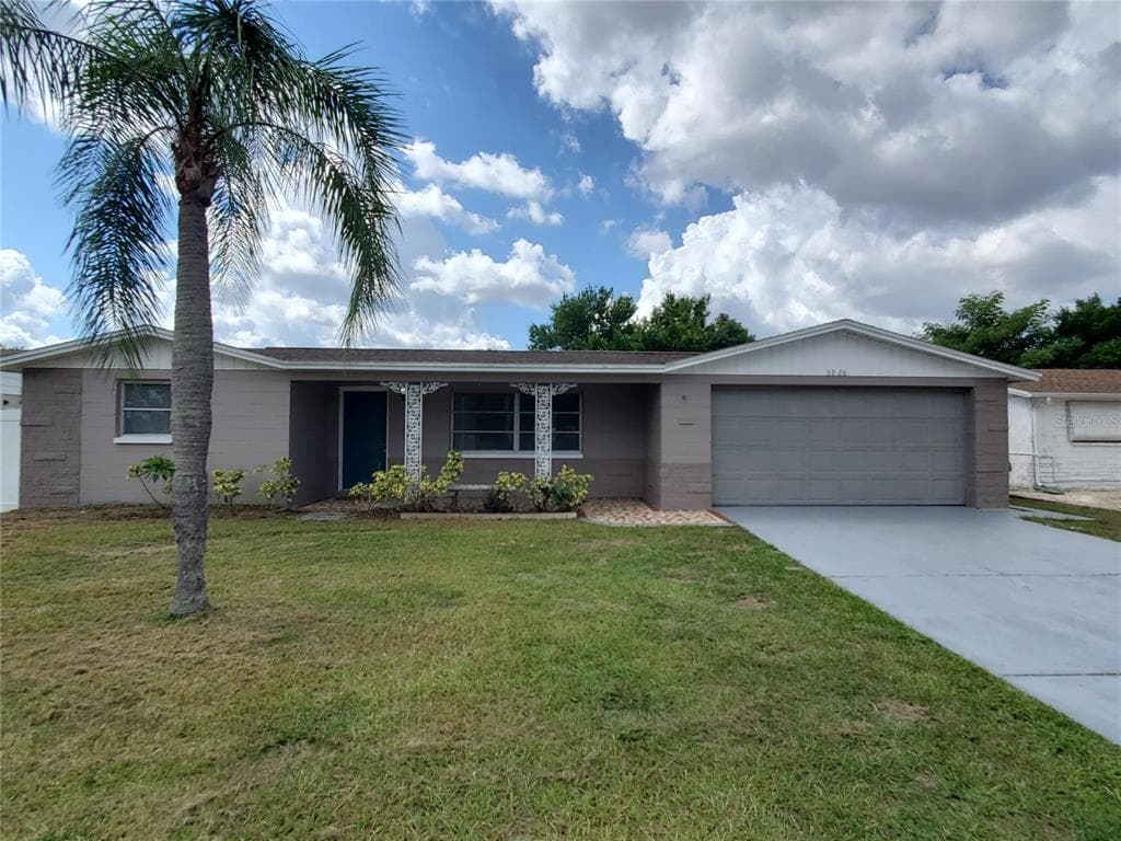 5226 MOOG ROAD HOLIDAY, FL 34690