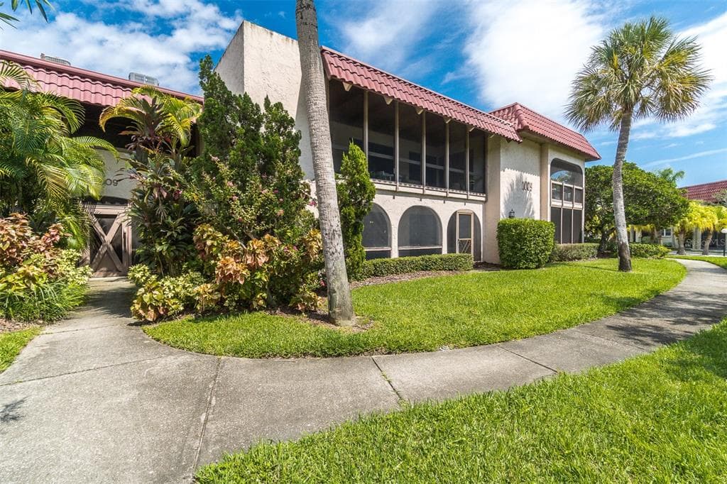 1009 S BAYSHORE BOULEVARD UNIT 103 SAFETY HARBOR, FL 34695