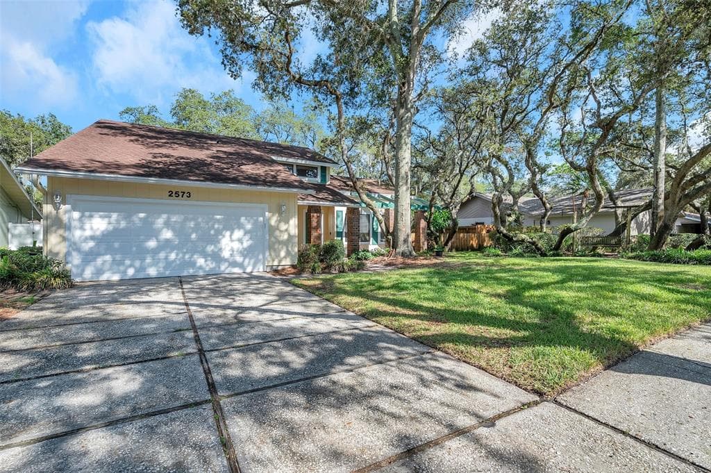 2573 SWEETGUM WAY W