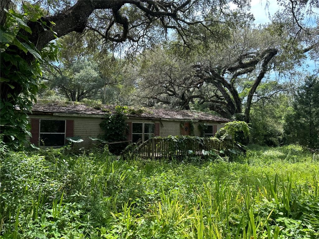 19144 FORT DADE AVENUE BROOKSVILLE, FL 34601