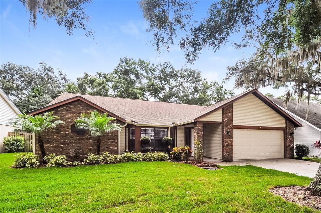 1914 RIVER CROSSING DRIVE VALRICO, FL 33596