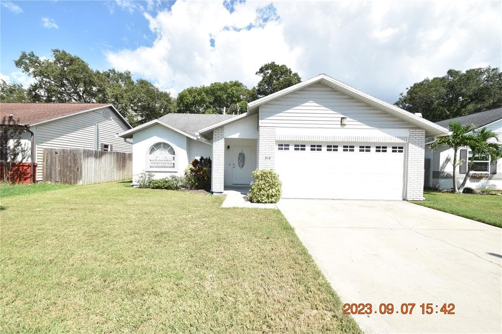 513 FEATHER TREE DRIVE CLEARWATER, FL 33765
