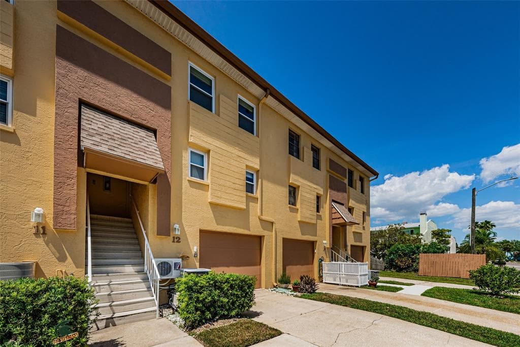 314 WINDRUSH BOULEVARD UNIT 12 INDIAN ROCKS BEACH, FL 33785