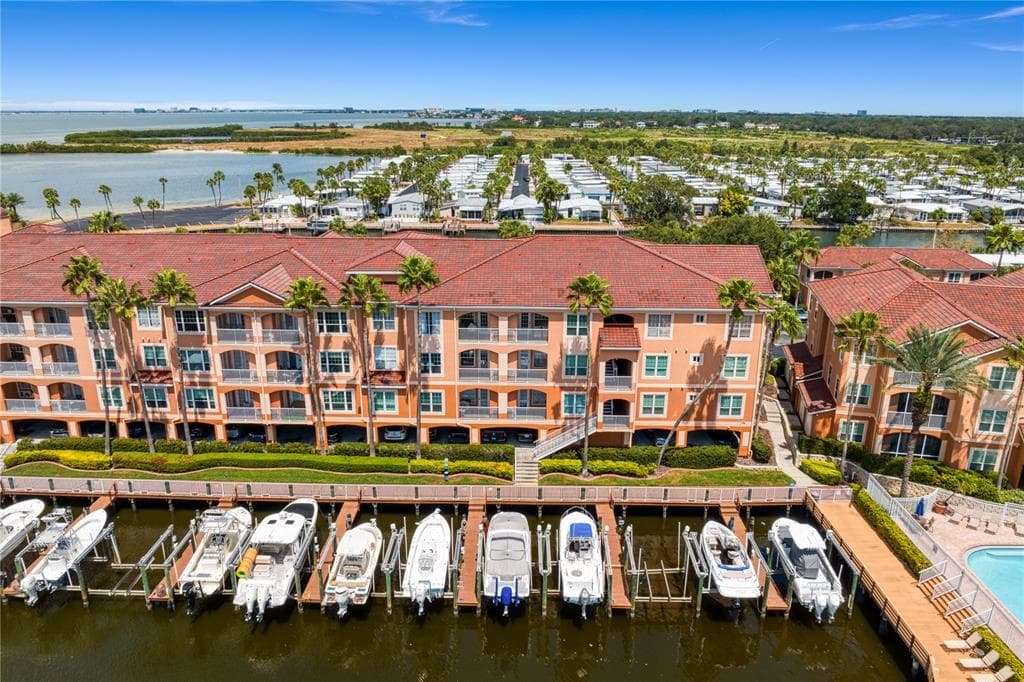 5000 CULBREATH KEY WAY UNIT 8205 TAMPA, FL 33611