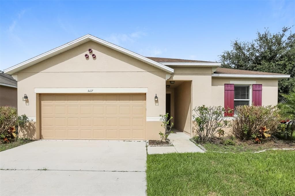5117 BALLARK STREET MOUNT DORA, FL 32757