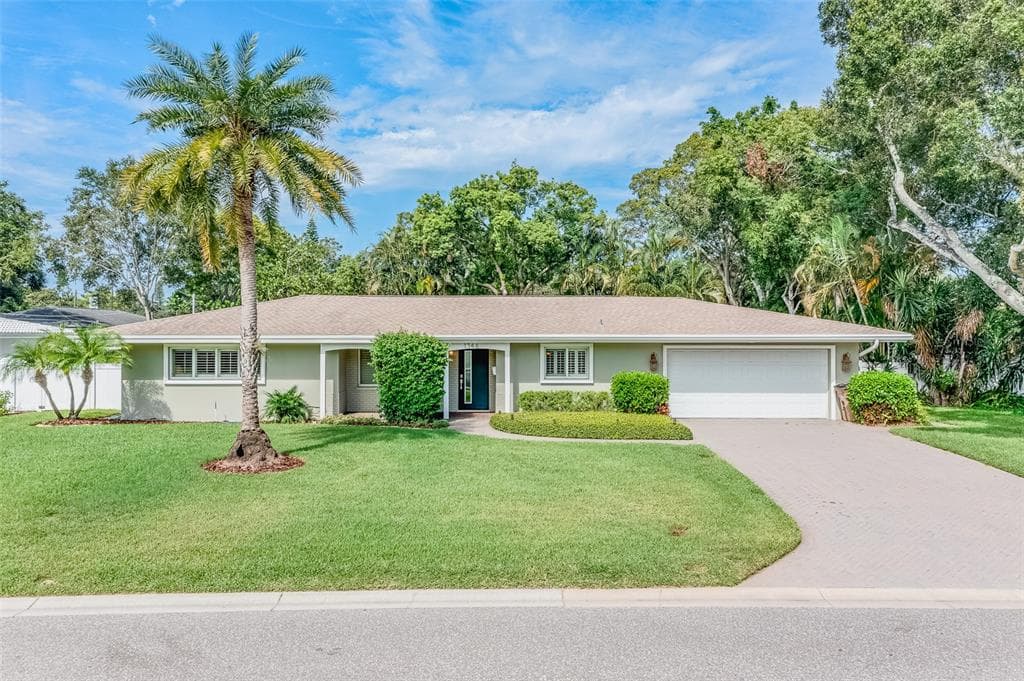 1746 MEREDITH LANE BELLEAIR, FL 33756