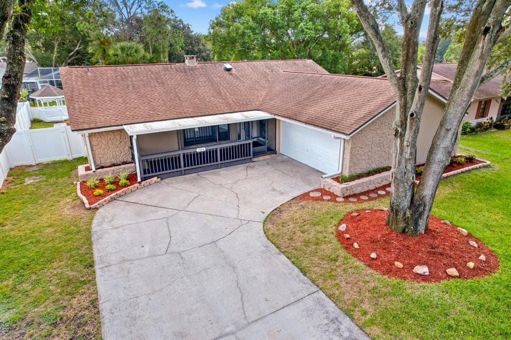 17606 CLOVERCREEK PLACE LUTZ, FL 33549