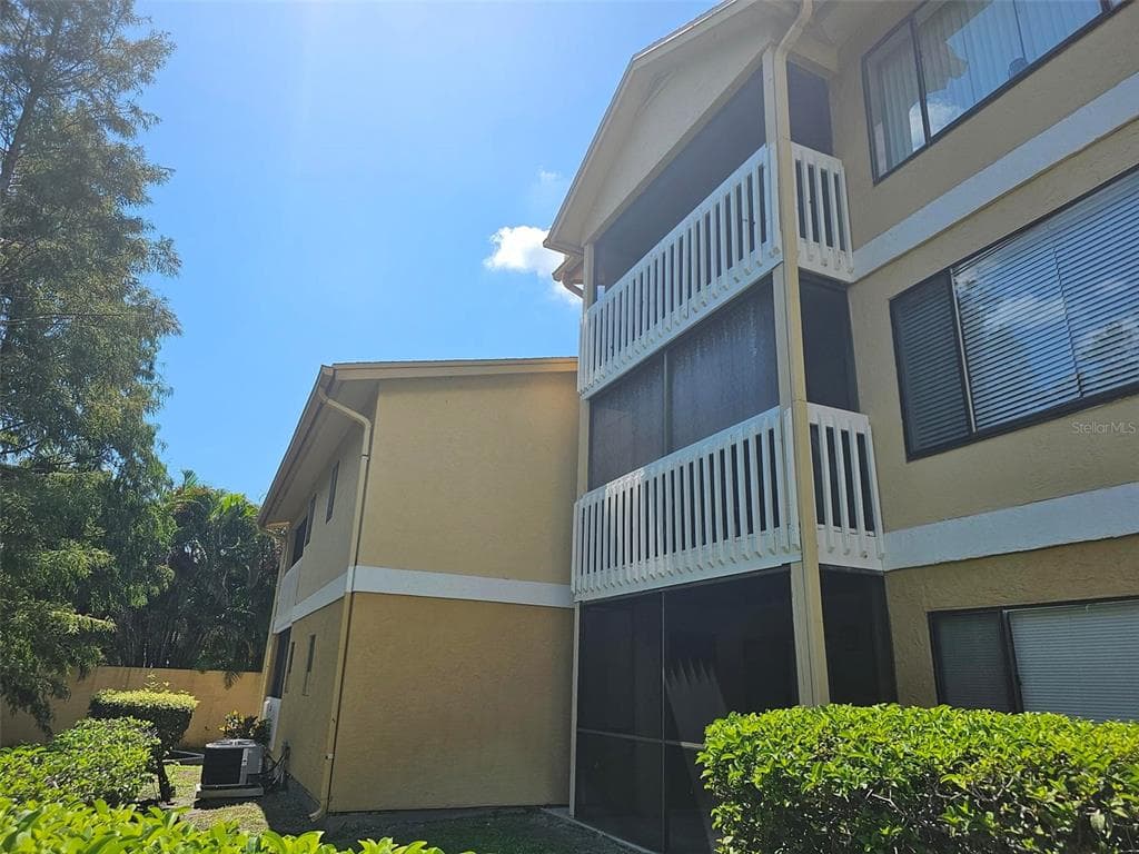 1550 S BELCHER ROAD UNIT 215 CLEARWATER, FL 33764