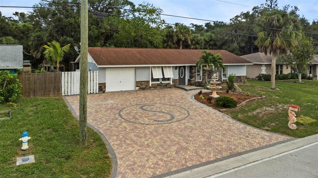 2431 LINWOOD DRIVE SARASOTA, FL 34232