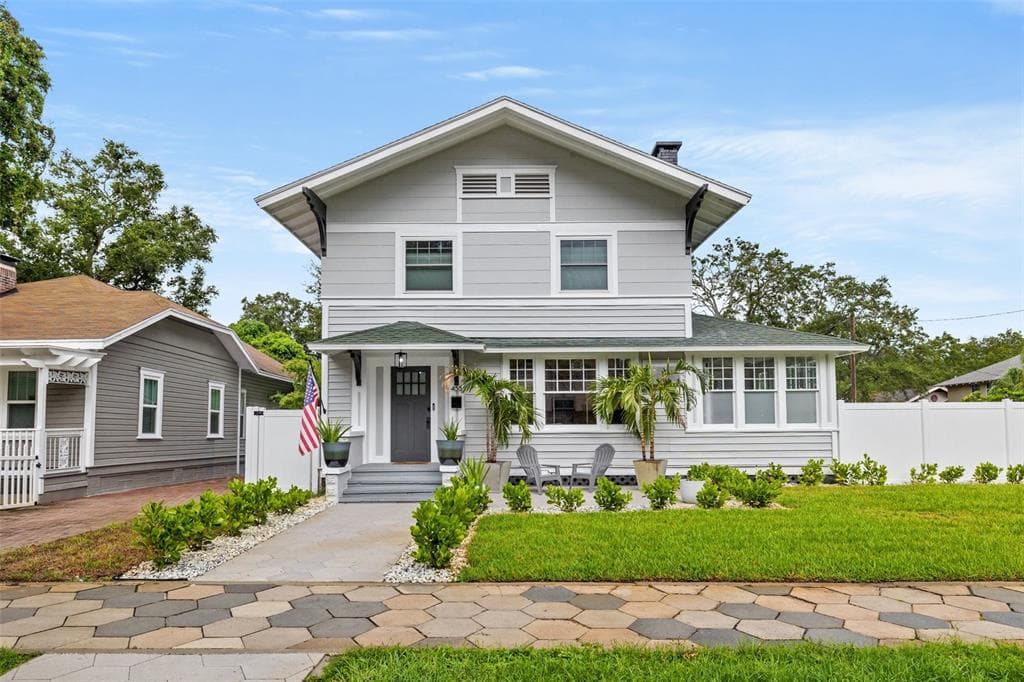 455 10TH AVENUE NE ST PETERSBURG, FL 33701