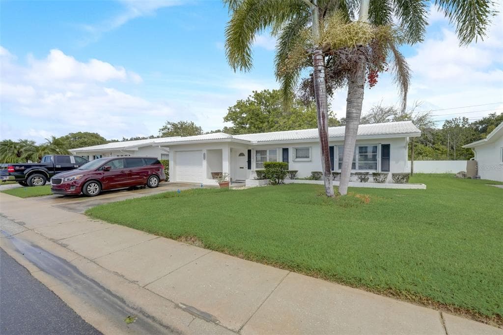 9855 34TH WAY N UNIT 4 PINELLAS PARK, FL 33782