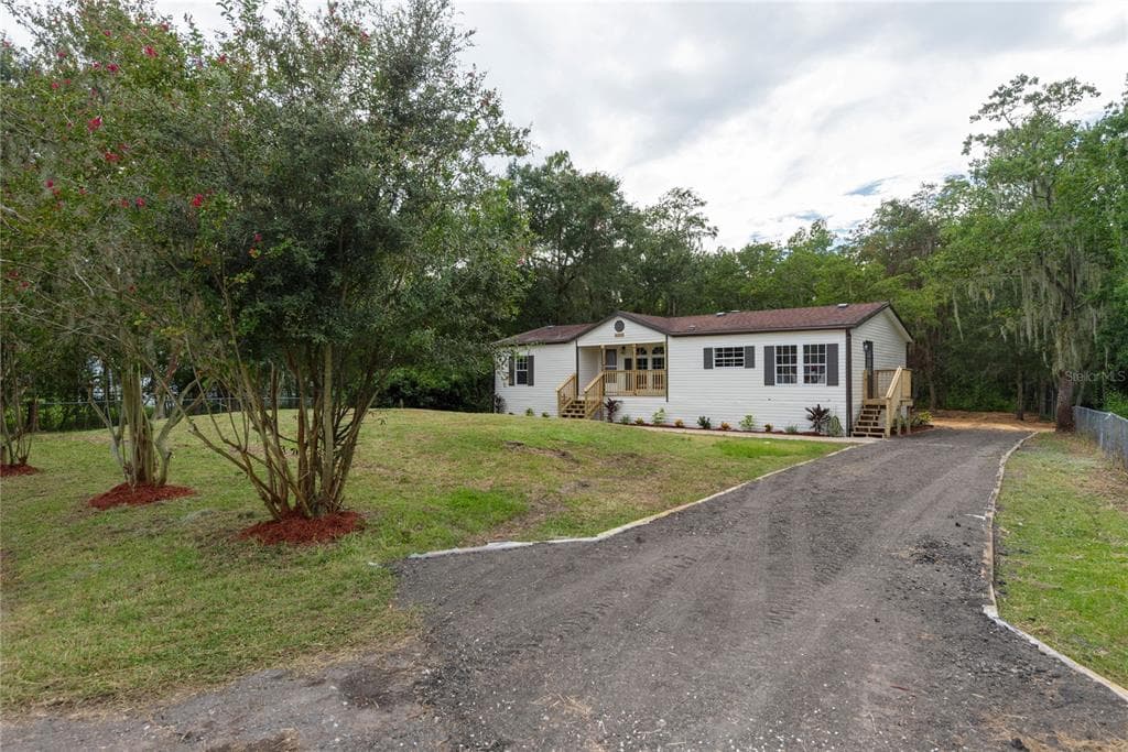 6109 MANGROVE DRIVE WESLEY CHAPEL, FL 33544