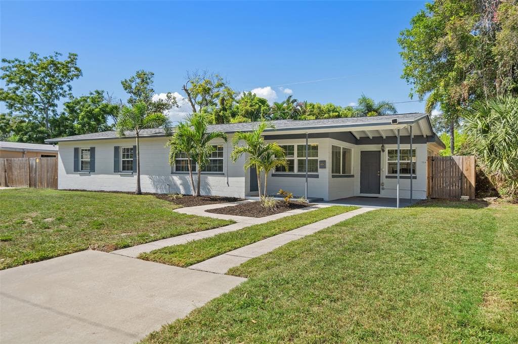 3963 NEPTUNE DRIVE SE ST PETERSBURG, FL 33705