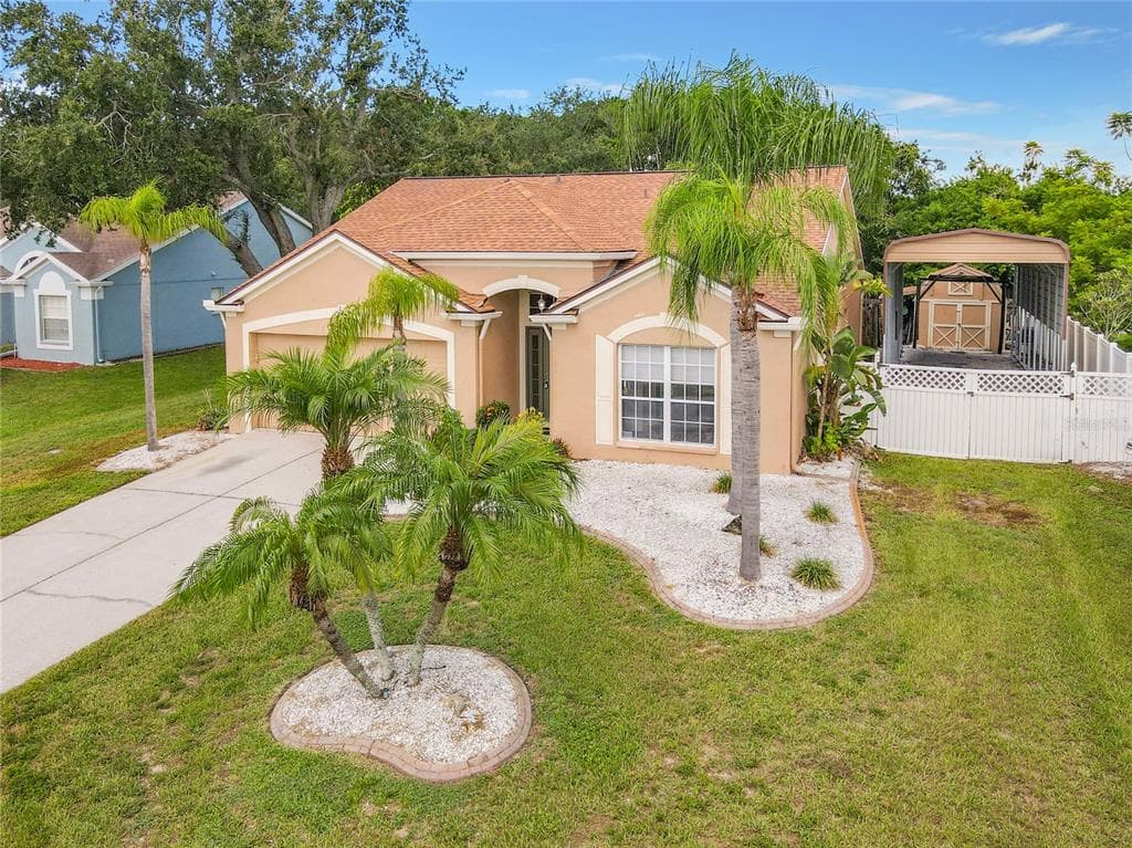 307 LAKEWAY LANE APOLLO BEACH, FL 33572