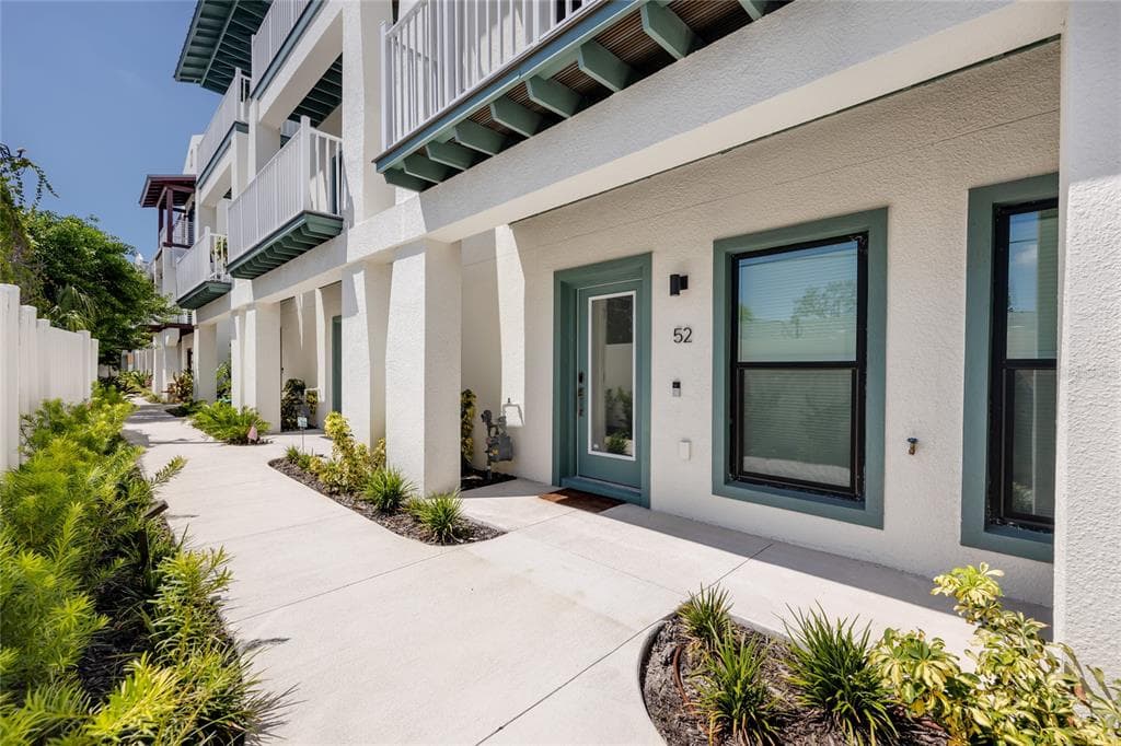 946 HIGHLAND AVENUE UNIT 52 DUNEDIN, FL 34698