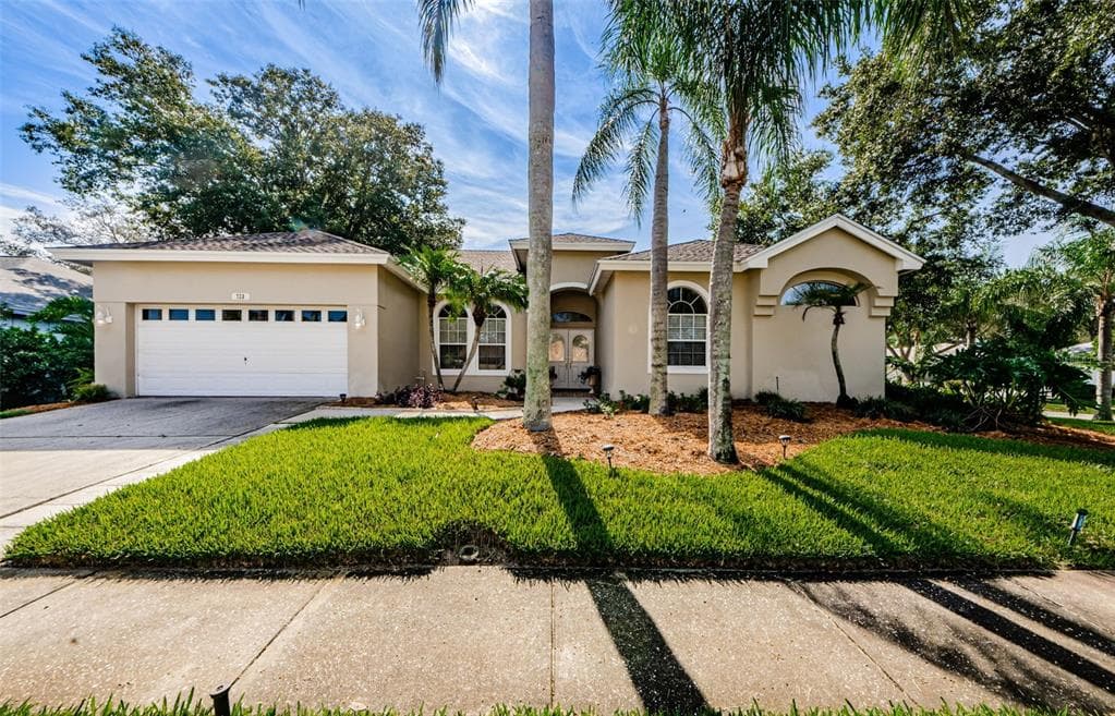 723 WATERVIEW LANE TARPON SPRINGS, FL 34689