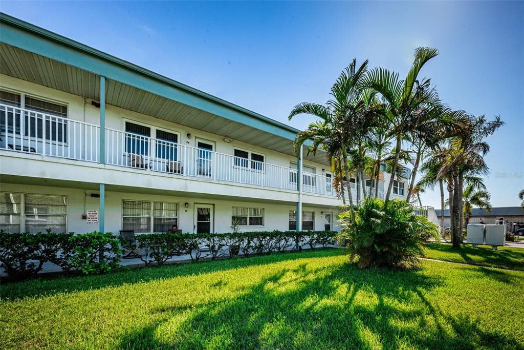 5267 81ST STREET N UNIT 24 ST PETERSBURG, FL 33709