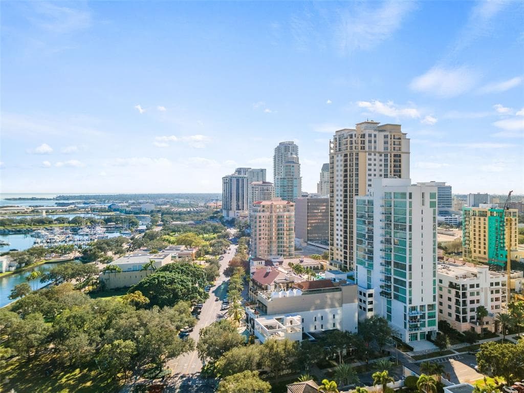 176 4TH AVENUE NE UNIT 602 ST PETERSBURG, FL 33701