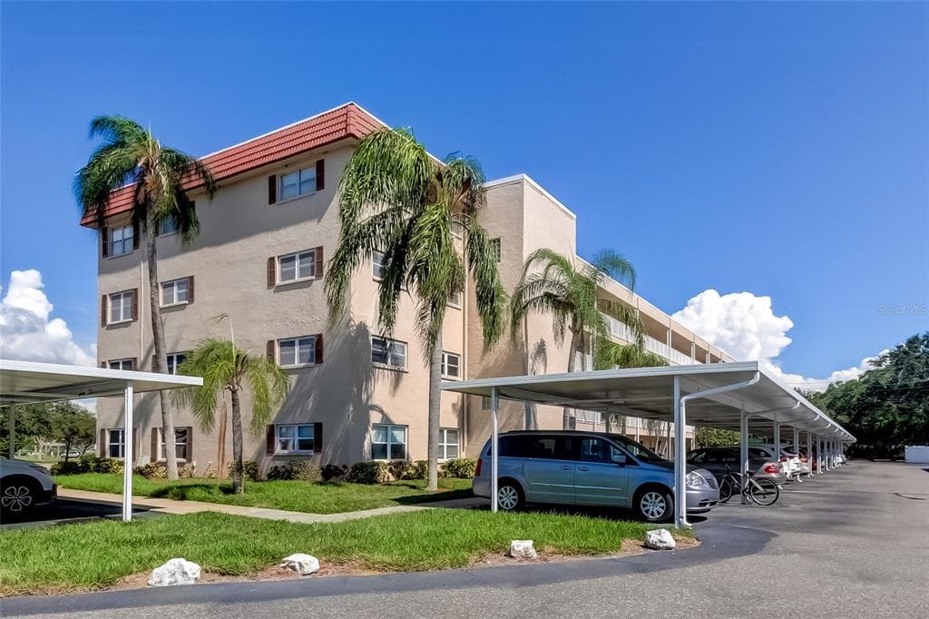 9950 62ND TERRACE N UNIT 303 ST PETERSBURG, FL 33708