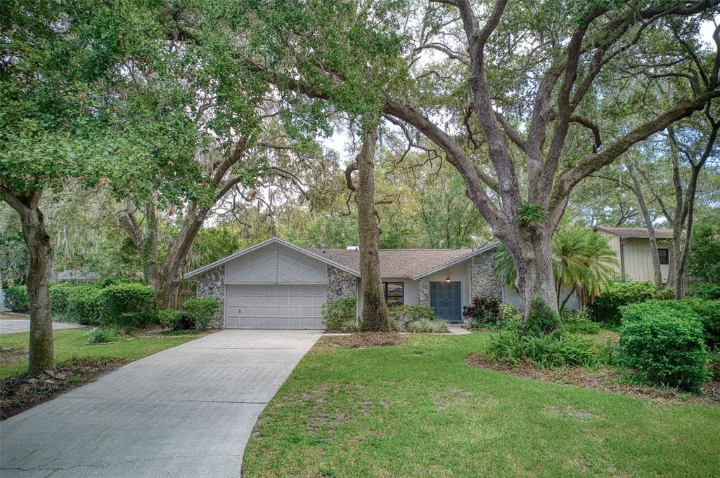 1730 PINE HILL COURT SAFETY HARBOR, FL 34695