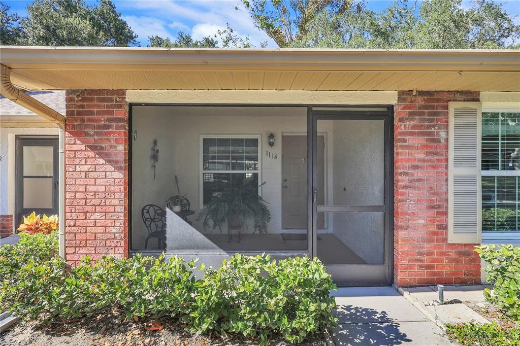 1114 TARRIDON COURT DUNEDIN, FL 34698