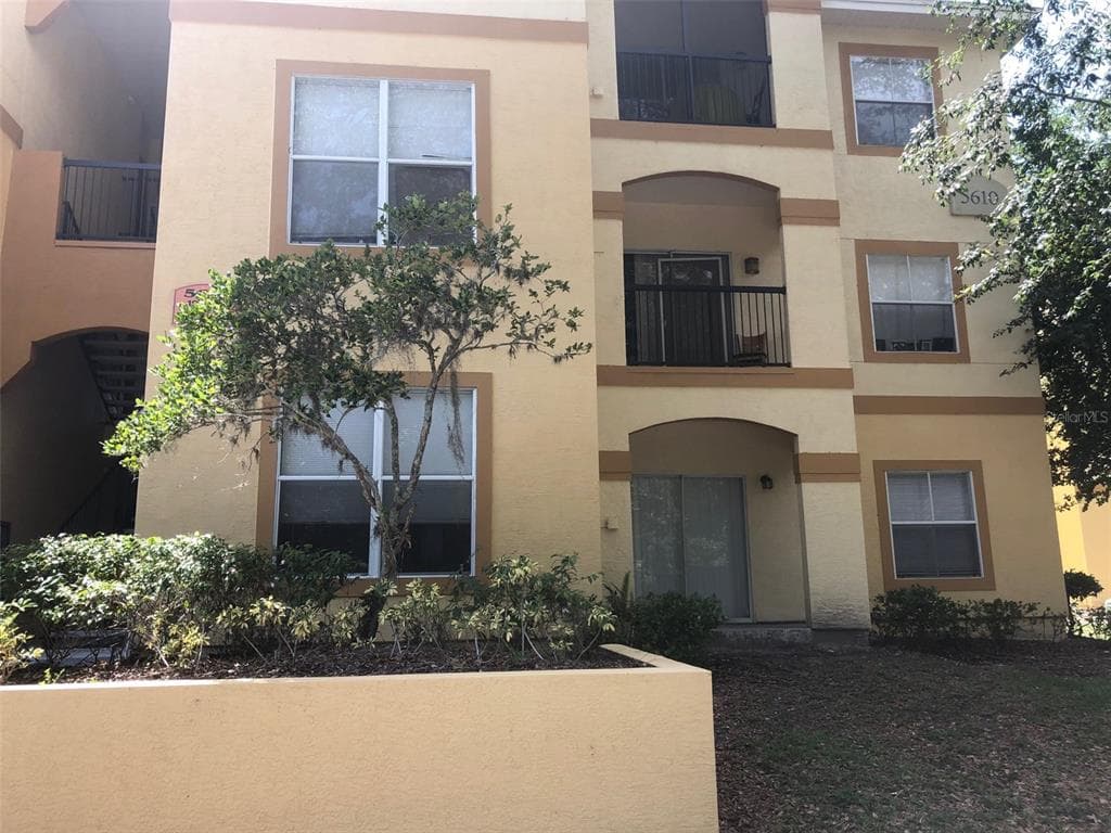 5610 PINNACLE HEIGHTS CIRCLE UNIT 101 TAMPA, FL 33624
