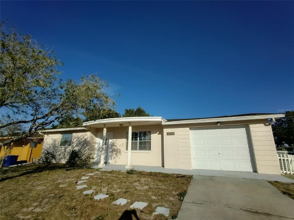 3718 KIMBERLY OAKS DRIVE HOLIDAY, FL 34691
