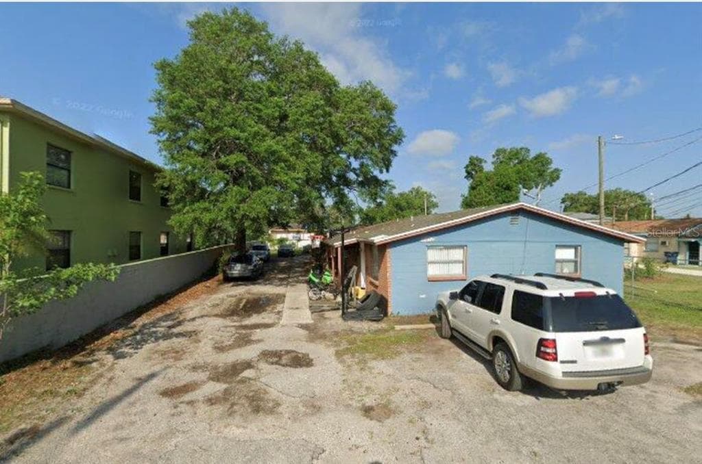 4418 N CLARK AVENUE TAMPA, FL 33614