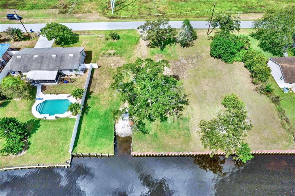 9924 PENINSULAR DRIVE LOT 25 GIBSONTON, FL 33534
