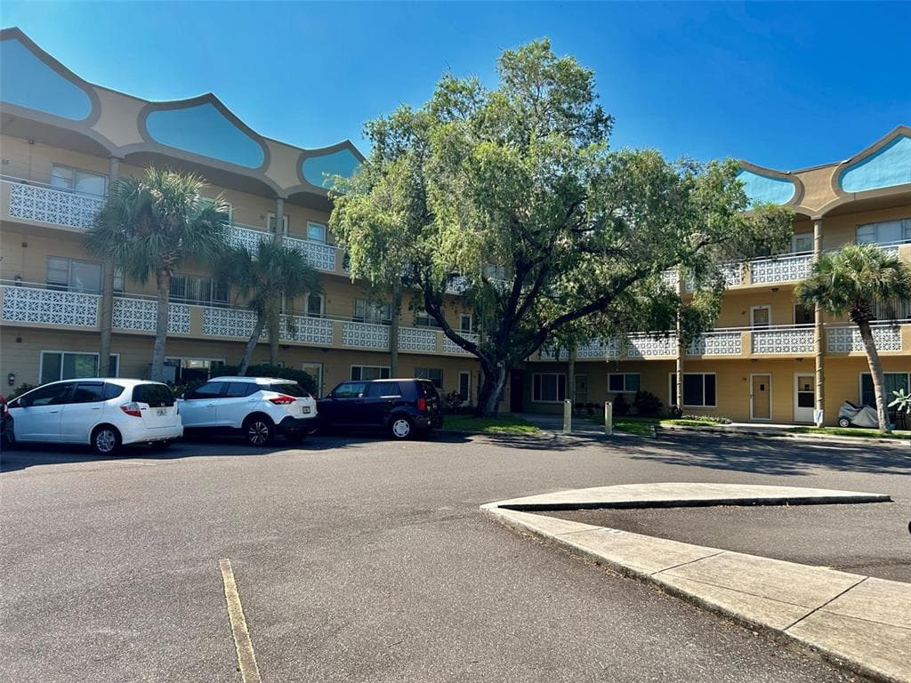 2467 FINLANDIA LANE UNIT 15 CLEARWATER, FL 33763