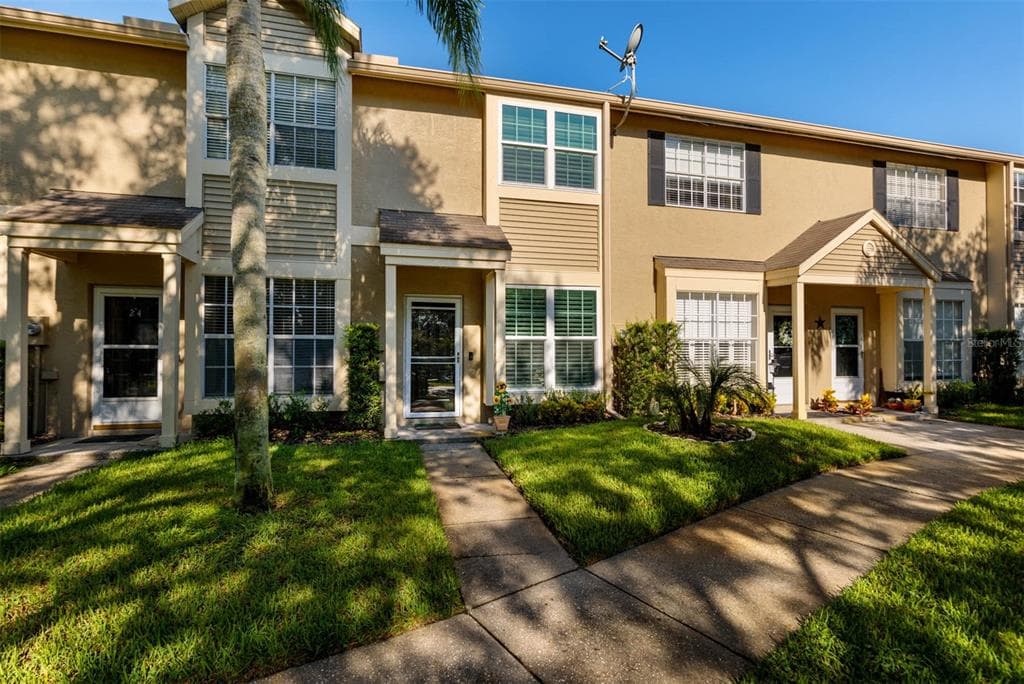 2821 THAXTON DRIVE UNIT 25 PALM HARBOR, FL 34684