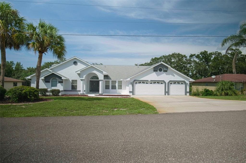 6483 CLEARWATER DRIVE SPRING HILL, FL 34606