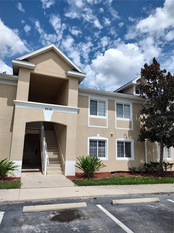 9518 NEWDALE WAY UNIT 102 RIVERVIEW, FL 33578