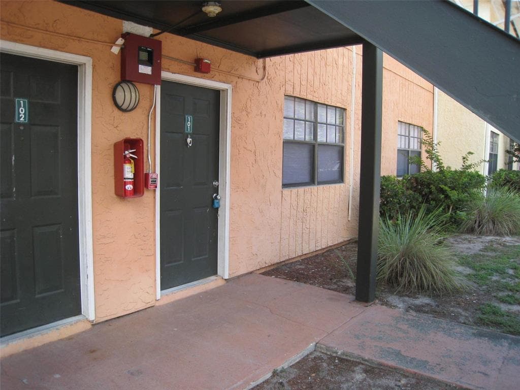 322 OAK ROSE LANE UNIT 101 TAMPA, FL 33612