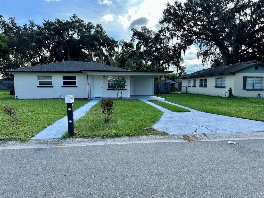 1249 RAWLS DRIVE LAKELAND, FL 33801