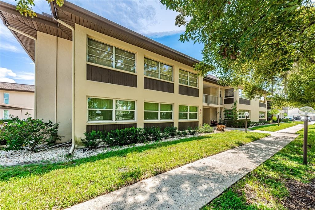 5242 OPAL LANE UNIT 101 NEW PORT RICHEY, FL 34652