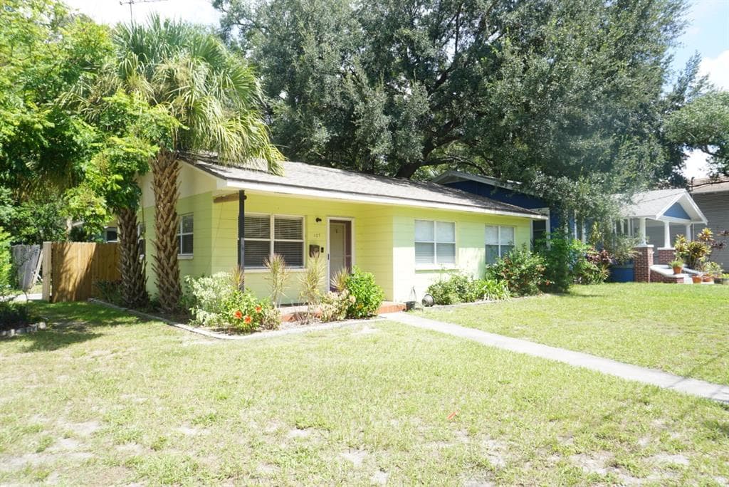 107 W WOODLAWN AVENUE TAMPA, FL 33603