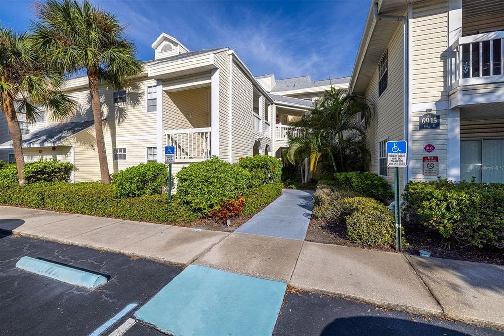 6915 STONES THROW CIRCLE N UNIT 3103 ST PETERSBURG, FL 33710
