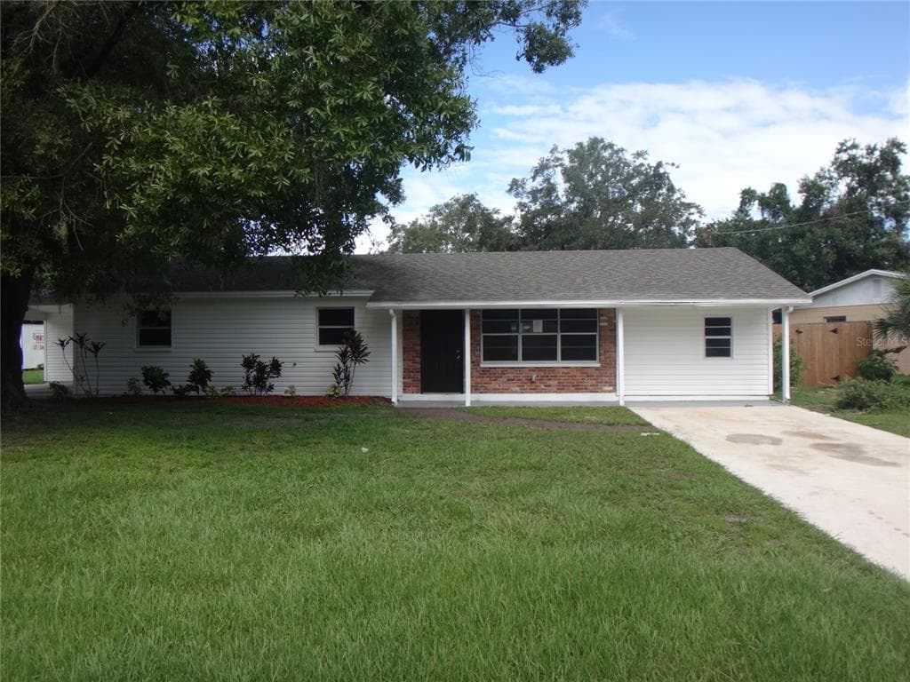 300 NE 5TH AVENUE MULBERRY, FL 33860