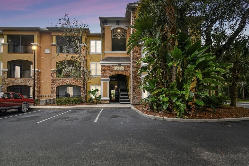 10017 COURTNEY PALMS BOULEVARD UNIT 202 TAMPA, FL 33619