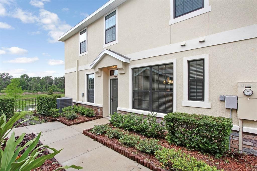 16545 KINGLETRIDGE AVENUE LITHIA, FL 33547