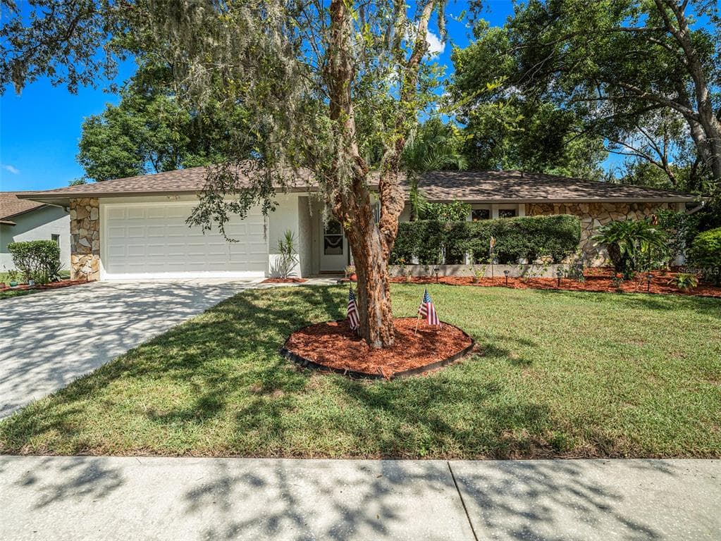401 RUNNING HORSE ROAD SEFFNER, FL 33584