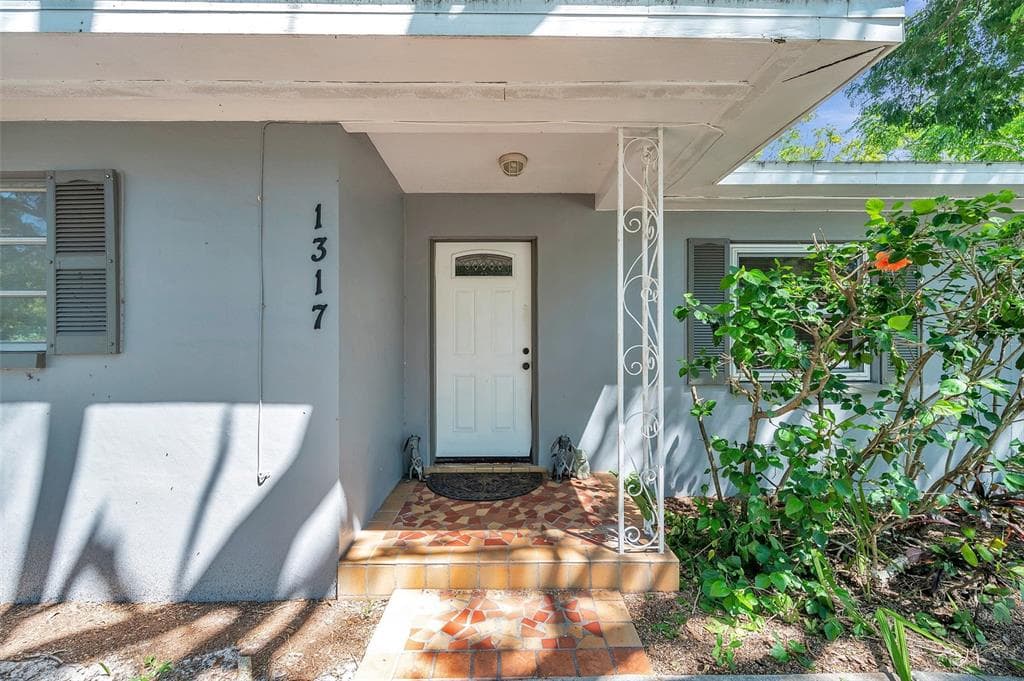 1317 S BETTY LANE CLEARWATER, FL 33756