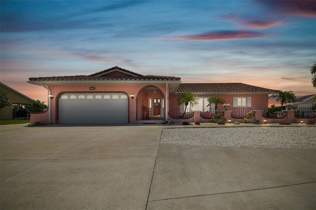 918 EAGLE LANE APOLLO BEACH, FL 33572