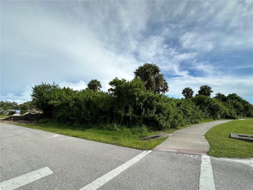 1548 HARBOR BOULEVARD PORT CHARLOTTE, FL 33952